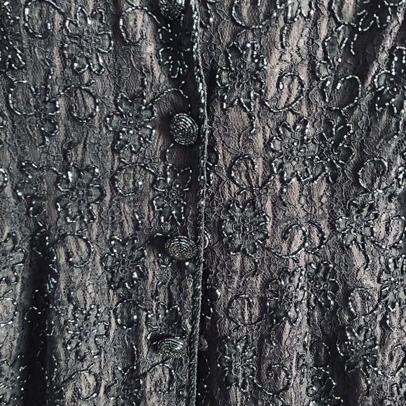 🐋Dark navy blue laced beaded jacket. Button beaded with snap front closure. - Picture 4 of 5